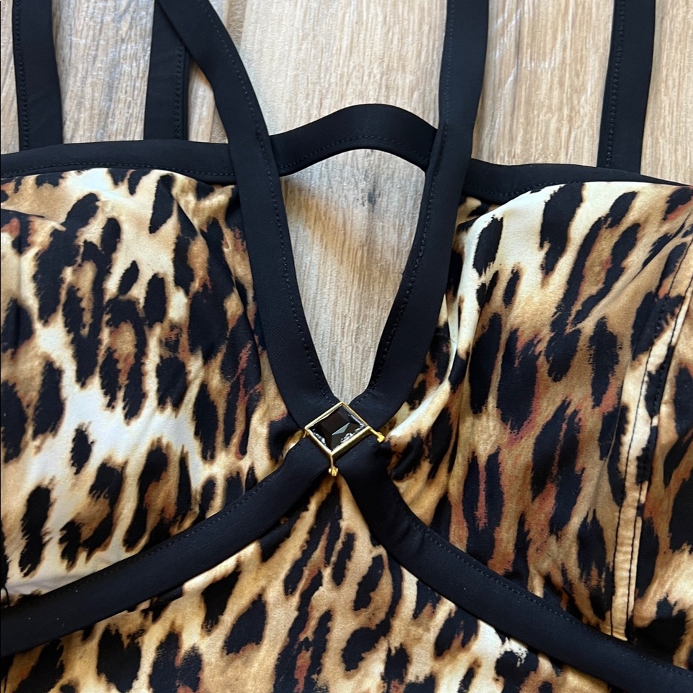 Amoressa Slimming cheetah Print One Piece - Picture 3 of 14